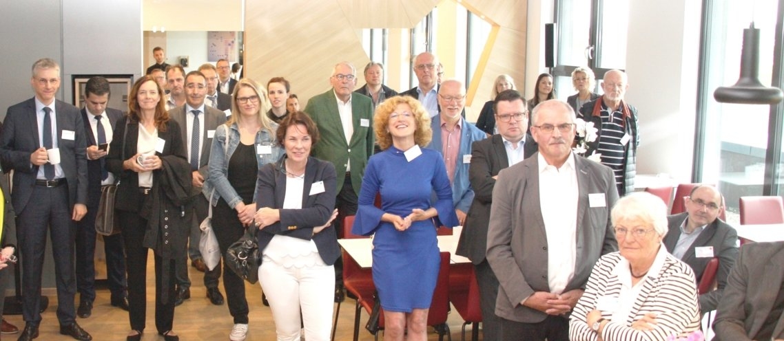 Troisdorfer Innenstadtfrühstück im neuen Bahnhof
